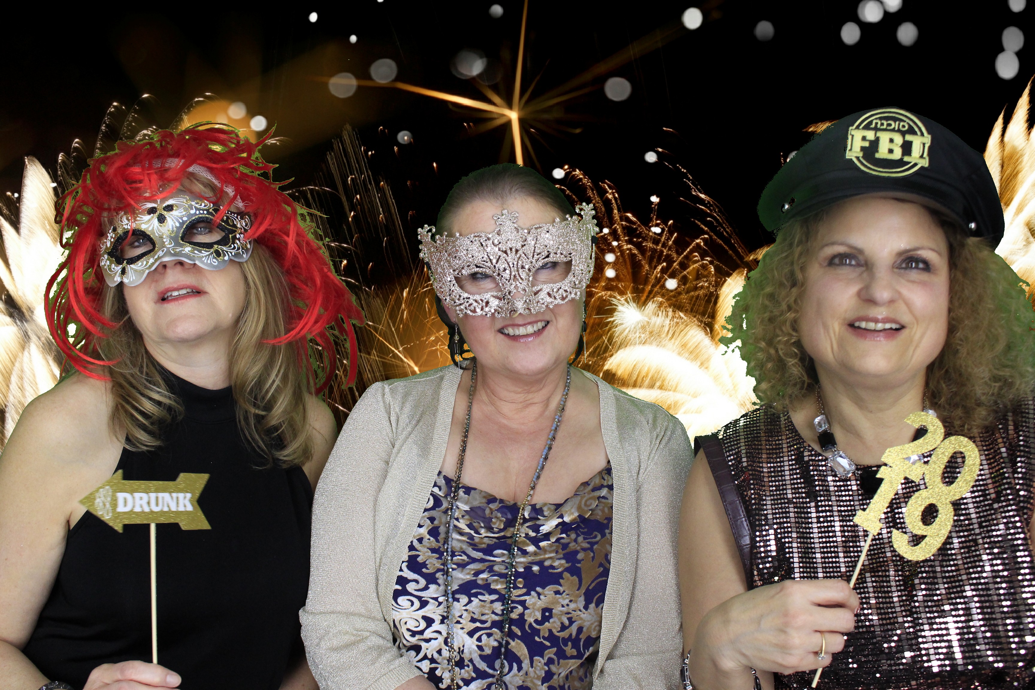 New Years Eve Party Silvermere | View more photos from the event at gallery.myphotoboothexperience.co.uk/u/MyPhotoBoothExperienceLtd/New-Years-Eve-Party-Silvermere